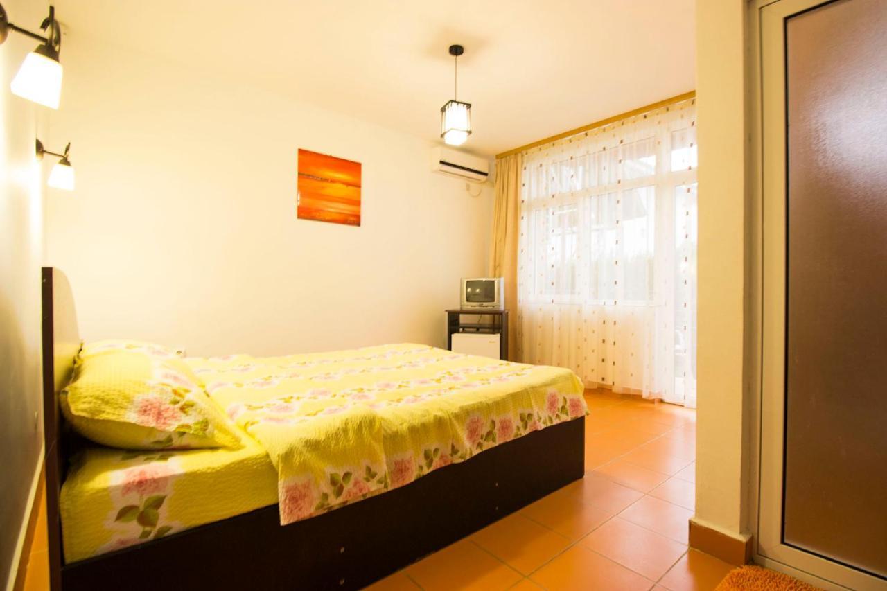 Vila Leonard Hotel Costinesti Exterior photo